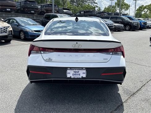 New 2025 Hyundai Elantra SEL image 6