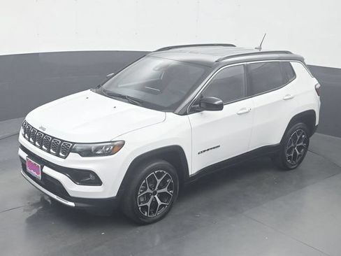 Used 2025 Jeep Compass Limited AWD/4WD image 21