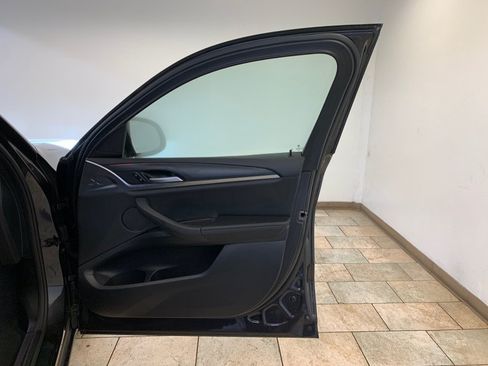 Used 2025 BMW X4 xDrive30i AWD/4WD image 70