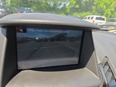 Used 2014 Ford Fiesta Titanium FWD image 20