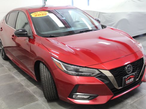 Used 2020 Nissan Sentra SR w/ Premium Package image 3