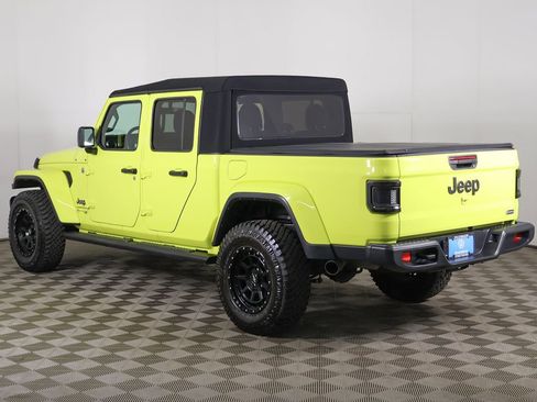 Used 2023 Jeep Gladiator Overland w/ Cold Weather Group AWD/4WD image 7