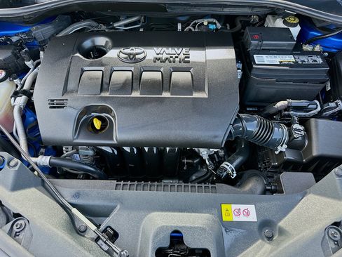 Used 2020 Toyota C-HR XLE FWD image 29