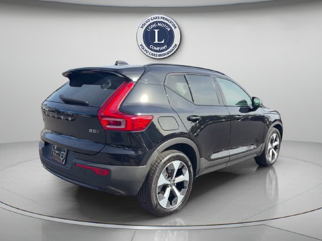 Used 2024 Volvo XC40 B5 Core AWD/4WD image 8