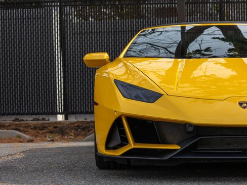 Used 2024 Lamborghini Huracan EVO image 6