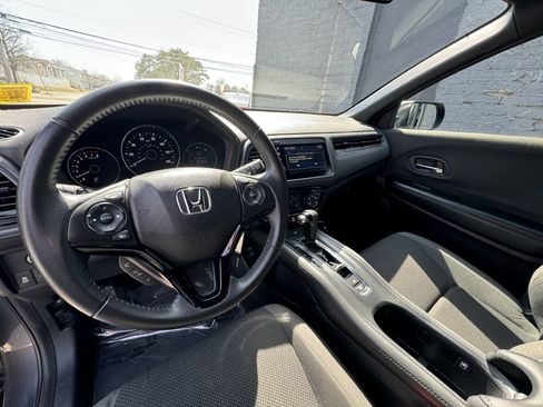 Used 2019 Honda HR-V Sport image 13