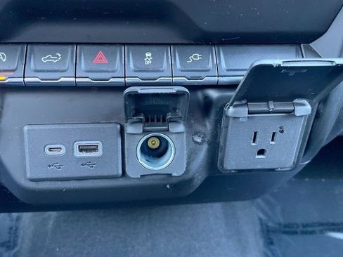 Used 2021 Chevrolet Silverado 1500 Custom image 25