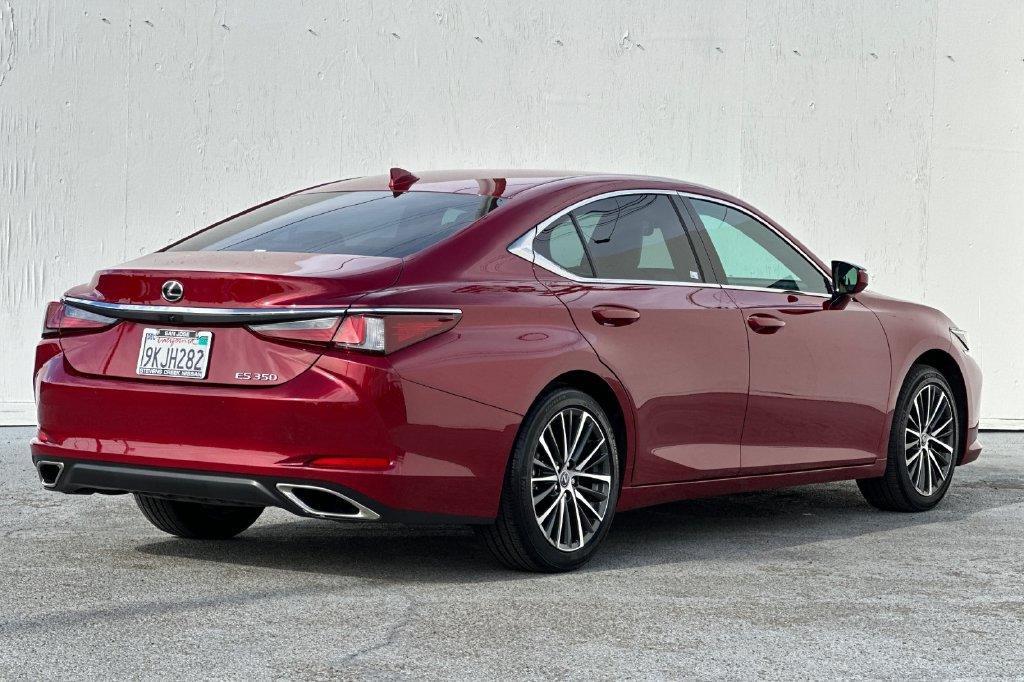 Used 2024 Lexus ES 350 w/ Premium Package FWD image 3