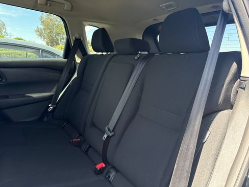 Used 2024 Nissan Rogue S FWD image 11