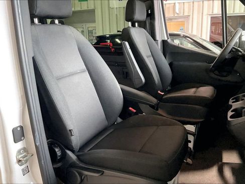 Used 2025 Mercedes-Benz Sprinter 2500 image 23