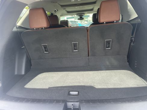 Used 2020 Chevrolet Traverse High Country FWD image 33