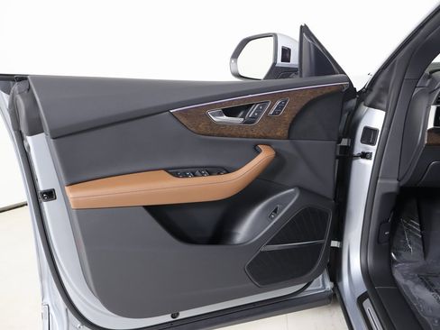 Used 2025 Audi Q8 Premium Plus w/ Premium Plus Package image 22