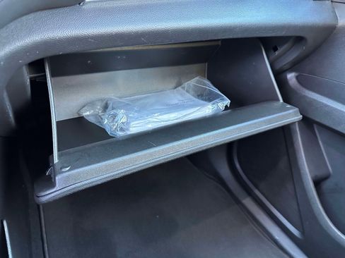 Used 2021 Chevrolet Traverse LS image 35