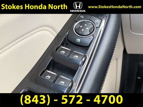 Used 2018 Ford Edge Titanium w/ Equipment Group 301A FWD image 28