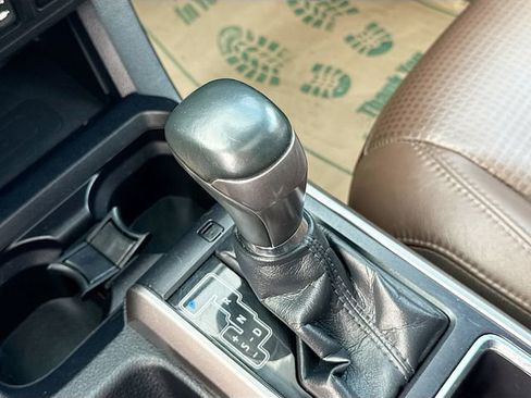 Used 2019 Toyota Tacoma Limited image 18