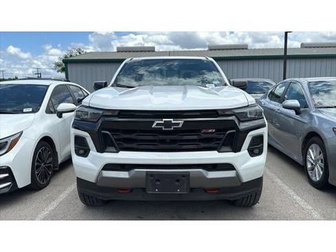 Used 2024 Chevrolet Colorado Z71 w/ Z71 Convenience Package 2 AWD/4WD image 2