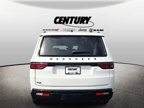 Used 2024 Jeep Wagoneer Series II w/ Convenience Group I AWD/4WD image 5