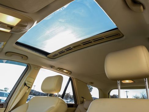 Used 2011 Mercedes-Benz ML 350 BlueTEC 4MATIC image 4