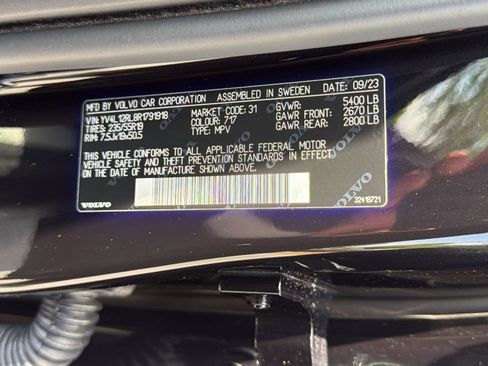 Certified 2024 Volvo XC60 B5 Plus w/ Protection Package Premier AWD/4WD image 21