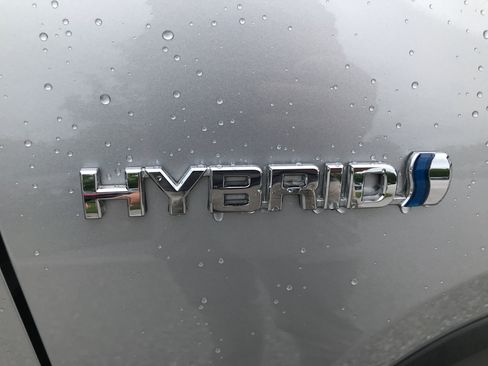 Certified 2021 Toyota RAV4 XLE AWD/4WD image 10