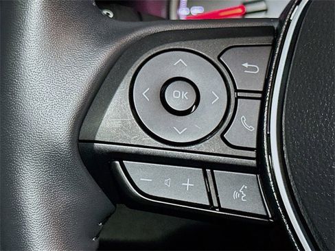 Used 2021 Toyota RAV4 XLE Premium image 35