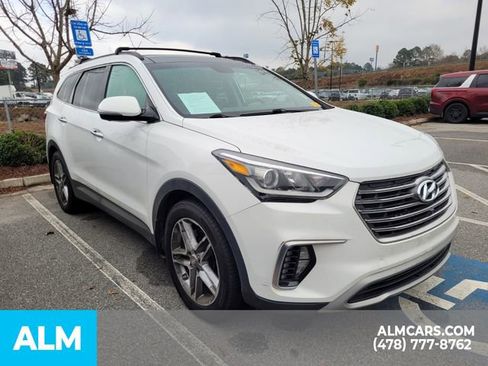 Used 2017 Hyundai Santa Fe SE image 18
