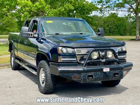 Used 2005 Chevrolet Silverado 2500 LS w/ Skid Plate Package AWD/4WD image 1