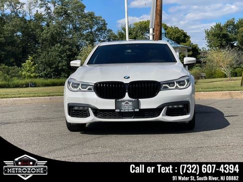Used 2019 BMW 750i image 13