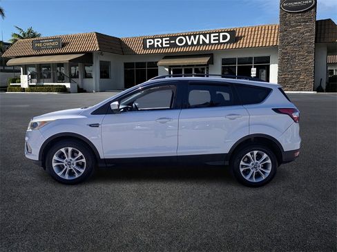 Used 2018 Ford Escape SE w/ Ford Safe & Smart Package image 4