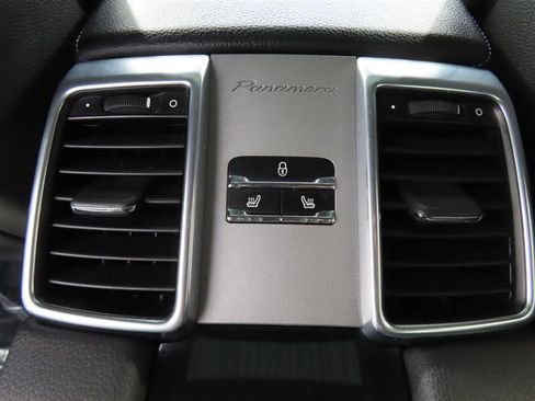 Used 2016 Porsche Panamera Edition image 31