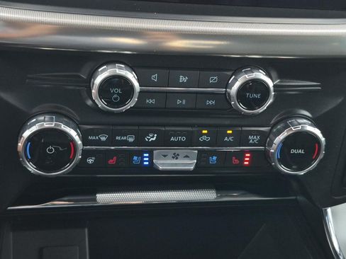 Used 2024 Ford F150 Lariat w/ FX4 Off-Road Package AWD/4WD image 32