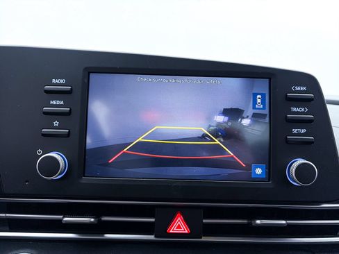 Used 2022 Hyundai Elantra SEL w/ Cargo Package FWD image 6
