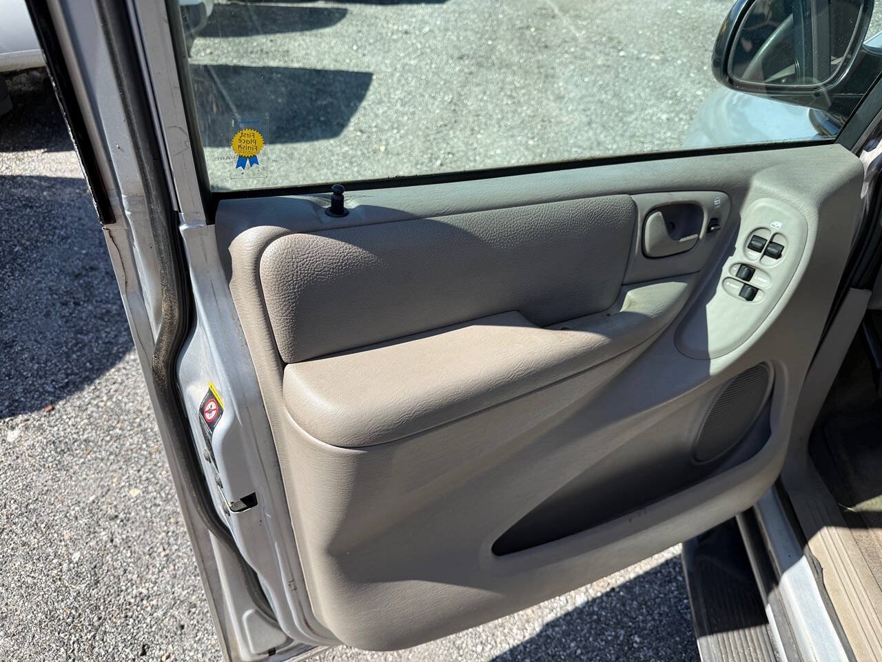 Used 2002 Chrysler Town & Country eL FWD image 13
