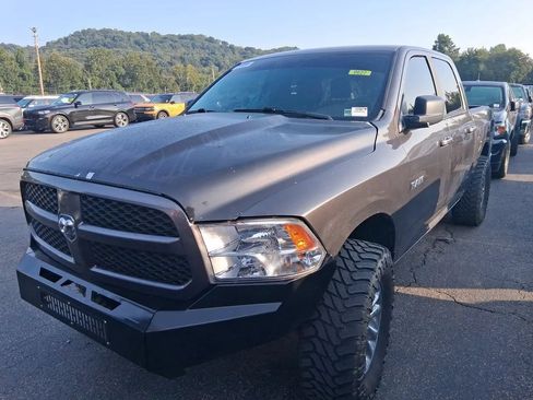 Used 2021 RAM 1500 Classic SLT AWD/4WD image 14