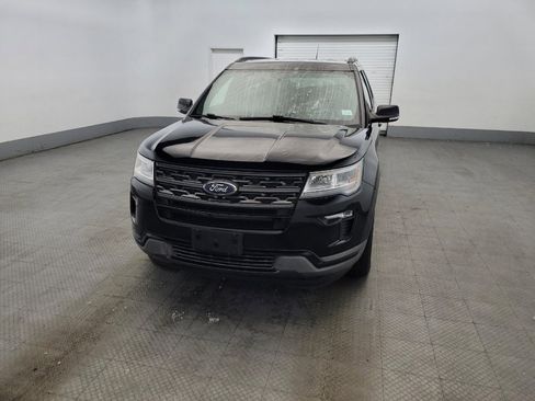 Used 2018 Ford Explorer XLT w/ Equipment Group 202A AWD/4WD image 15