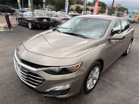 Used 2025 Chevrolet Malibu LT FWD image 2