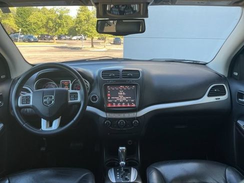 Used 2015 Dodge Journey R/T w/ Flexible Seating Group FWD image 2