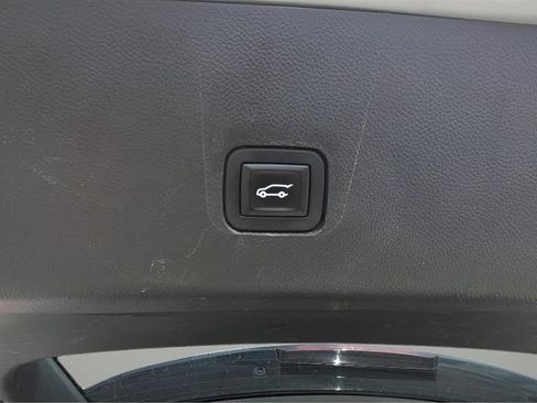 Used 2019 Chevrolet Traverse LT AWD/4WD image 30