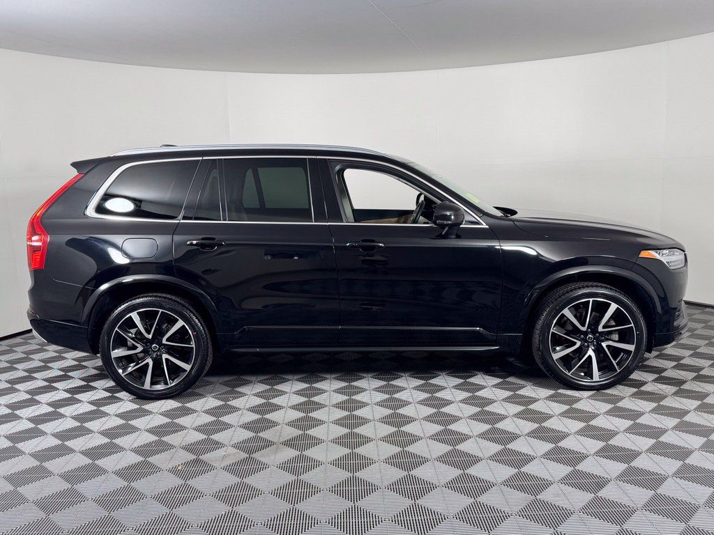 Used 2022 Volvo XC90 T6 Momentum w/ Advanced Package AWD/4WD image 4