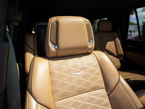Used 2021 Cadillac Escalade Sport w/ LPO, ONYX Package RWD image 23