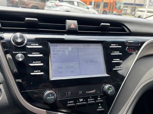 Used 2018 Toyota Camry SE w/ Convenience Package FWD image 23
