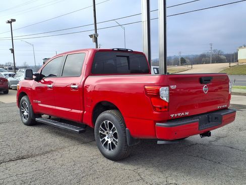 Used 2021 Nissan Titan SV w/ SV Convenience Package AWD/4WD image 2