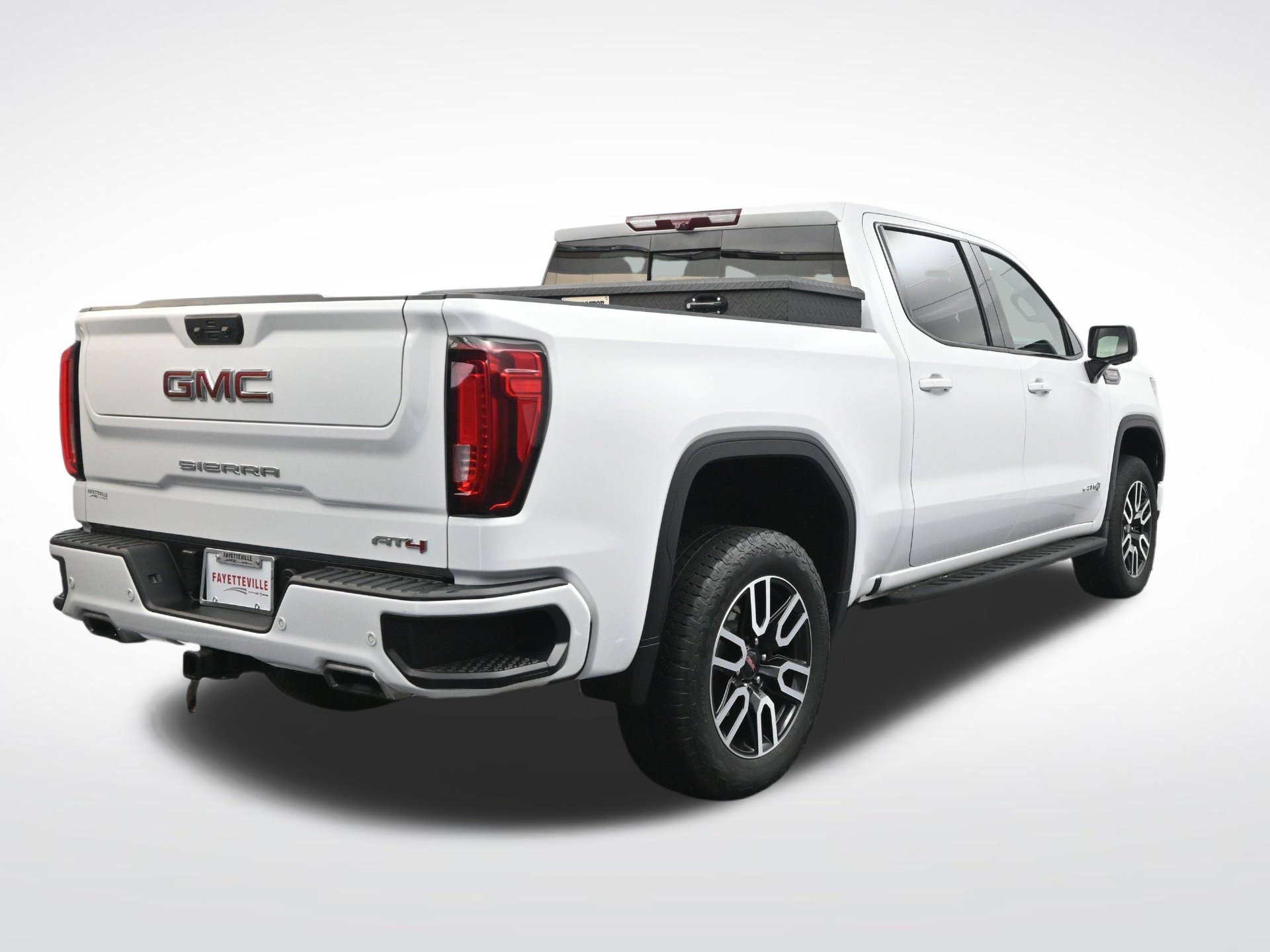 Used 2024 GMC Sierra 1500 AT4 w/ Technology Package AWD/4WD image 6