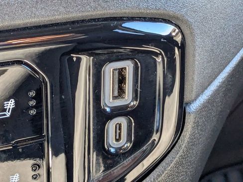 Certified 2025 Chevrolet Silverado 1500 LT image 25