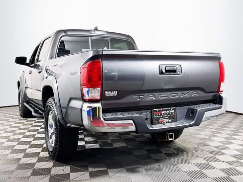 Used 2017 Toyota Tacoma SR5 w/ Tow Package image 5