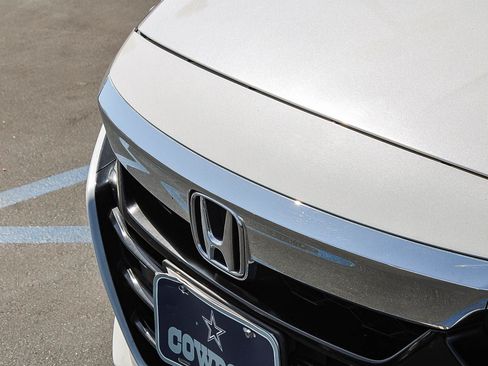 Used 2019 Honda Accord EX image 6