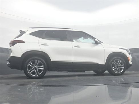 Used 2023 Kia Seltos S w/ Navigation Package image 34