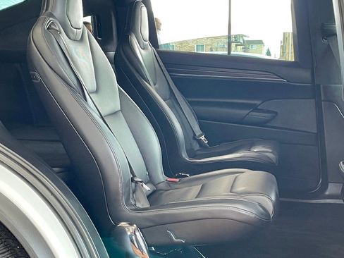 Used 2022 Tesla Model X Plaid image 25