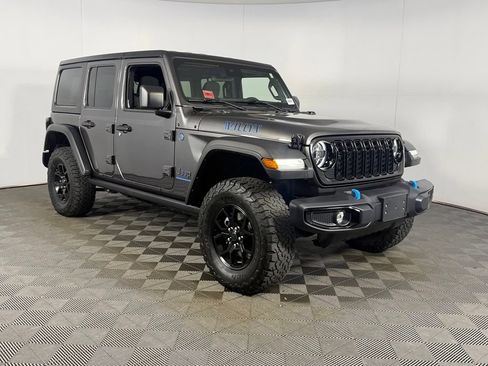 Used 2024 Jeep Wrangler Unlimited AWD/4WD image 4