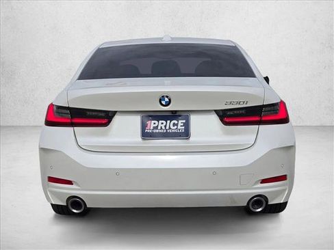 Used 2025 BMW 330i Sedan w/ Premium Package image 7